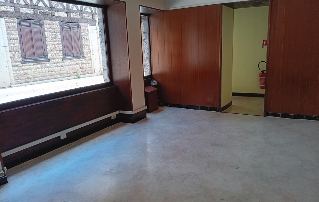 PROST immobilier : Local / Bureau | CHALAMONT (01320) | 55 m2 | 547 € 